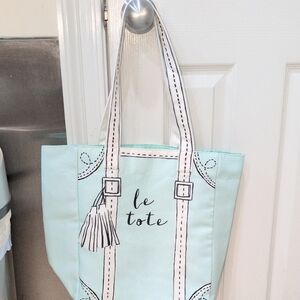 Papyrus Green and White Tote Bag with Decorative Bow Design